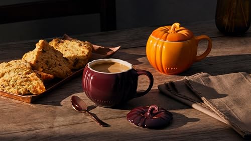 Le Creuset Pumpkin Mug with Lid - 14 oz Olive Stoneware