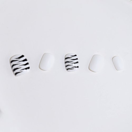 Light Rain Small Size Hand-made Press on Nails, 3D Gel UV Finished False nails with Design by Professional Manicurist