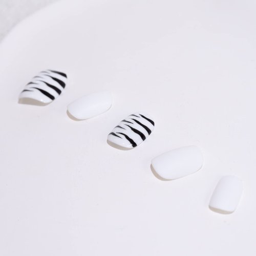 Light Rain Small Size Hand-made Press on Nails, 3D Gel UV Finished False nails with Design by Professional Manicurist