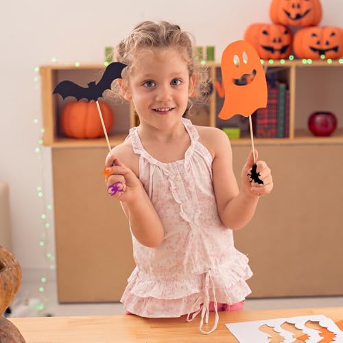 Halloween Spider and Bat Rings - 150 Pack Plastic Party Favors & Decorations