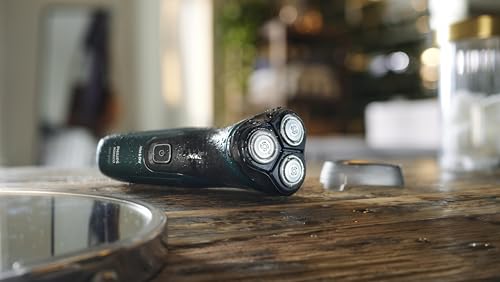 Philips Norelco Shaver 2600 Series, Wet and Dry Electric Shaver, Pop-up Trimmer, P-Cap, Travel Pouch, Dark Forest Green, Model X3052/91