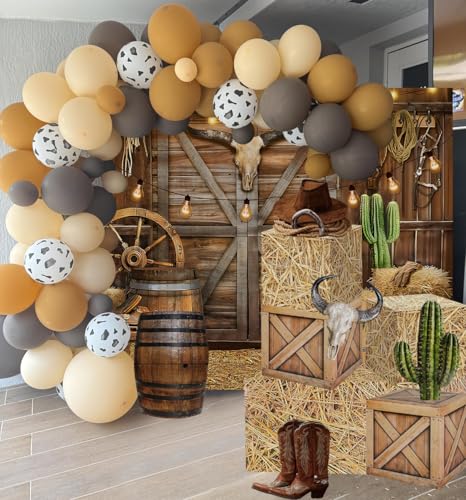 Western Cowboy Party Decorations Set with Hay Bales & Centerpieces - Rustic Farm Theme