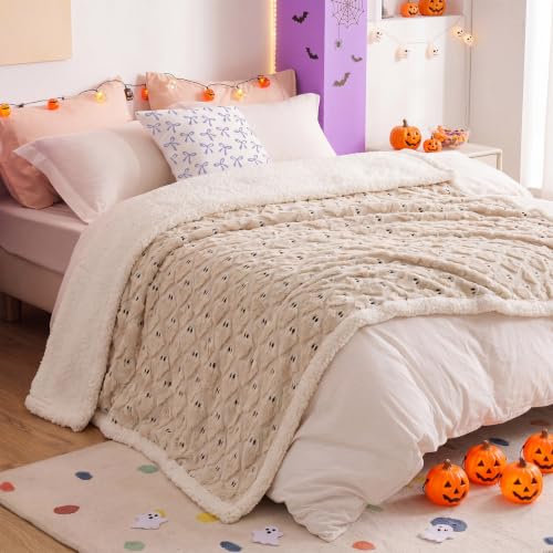 Remagr Beige Halloween Ghost Sherpa Throw Blanket 50x60 - Cozy & Decorative