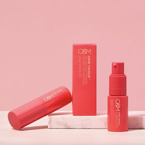O&M Thique Volumising Powder, Root Lifting Texture Powder, Hair Volume Boost for Women & Men, Dry Styling Formula, Volumizer for Fine Strands, Airless Pump Design, Professional Hair Products, 4.5g