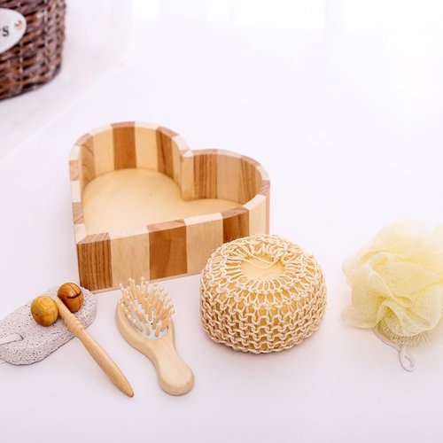 JWDREAMWAY 5Pcs Bath Shower Set in Heart Wooden Trinket Box Hair Brush for Women,Birthday Gifts,Bath & Shower Spa Basket Gift Set for Women for Body Back Legs and Foot,Gift for Mom