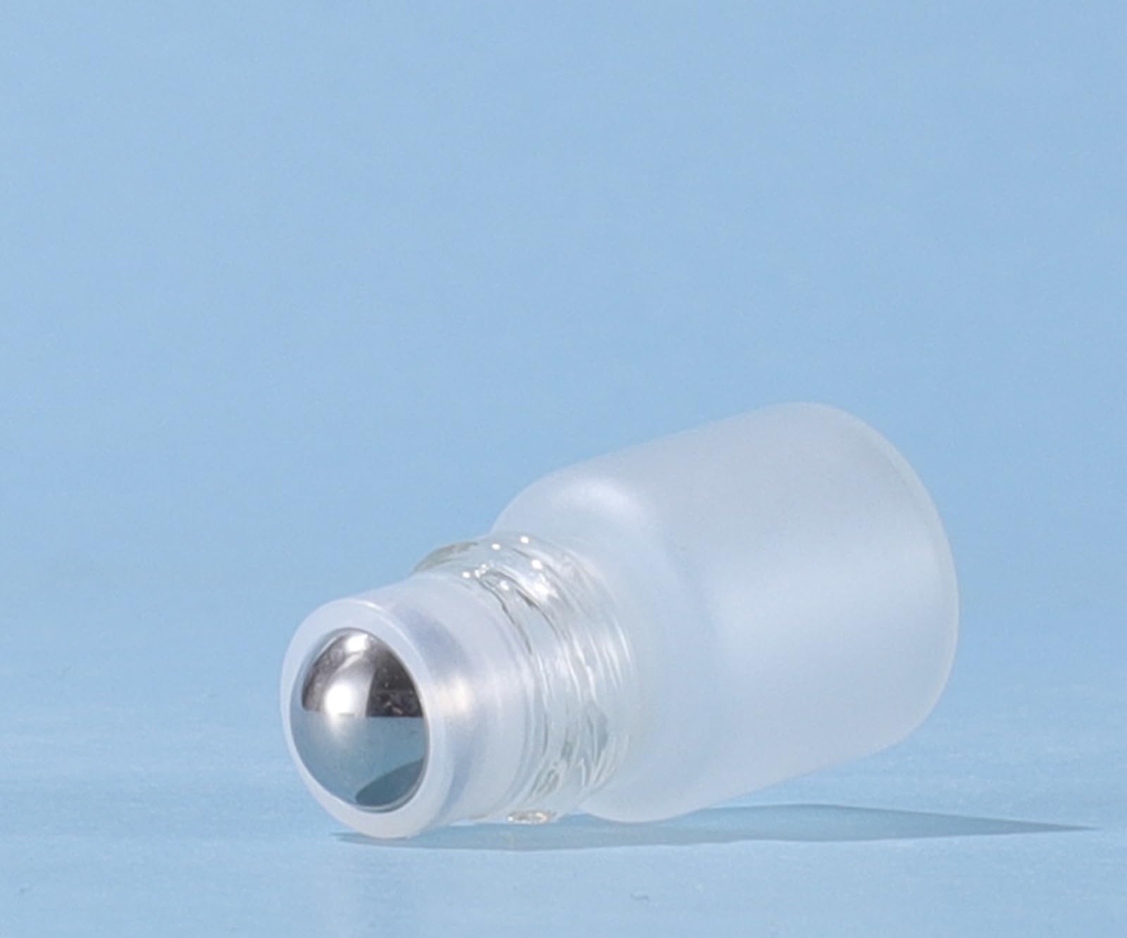 ZbFwmx 20 Pack Set 2ML(5/8 Dram) Mini Sample Roll Glass Bottles for Essential Oils Roller Refillable Perfume Roll Bottle (2ML Frosted)
