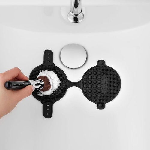 Sigma Beauty - Palmat® Makeup Brush Cleaner - Travel-Friendly & Palm-Sized - Black