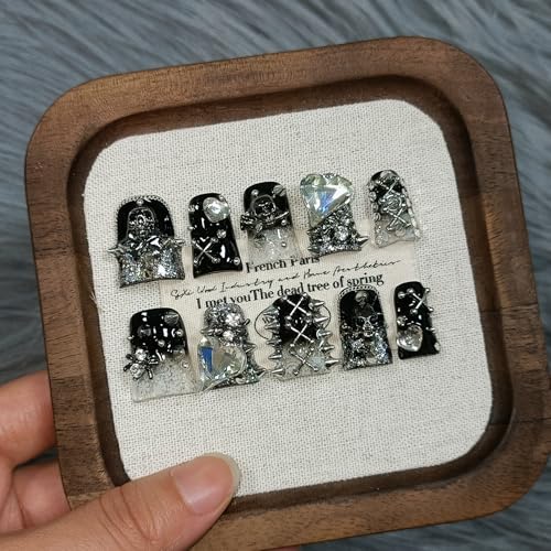 Short Duck Press On Nails Black with Skull and Studs - L Variation