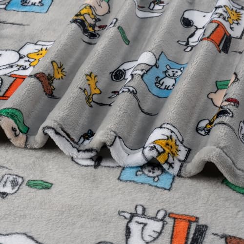 Peanuts Snoopy Plush Throw Blanket - VelvetLoft Oversized Cozy Bedding