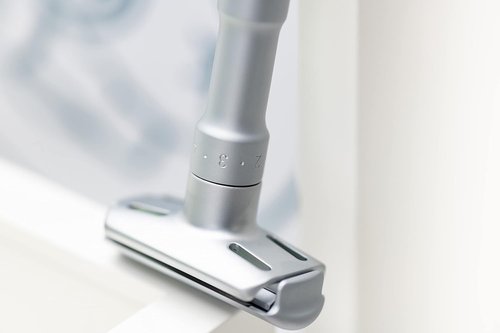 MERKUR FUTUR 700 Adjustable Double Edge Safety Razor - Matte Chrome, Adjustable Razor With Dial, Made in Germany, Plastic-Free, Snap-On Cap Design, Straight Bar