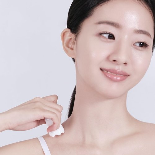 HAUA Ring Gua Sha, Korean facial tools, Premium Natural Ceramic, Massager, Multi-use Face & Body, Valentine's Day Gifts for Woman | 2oz