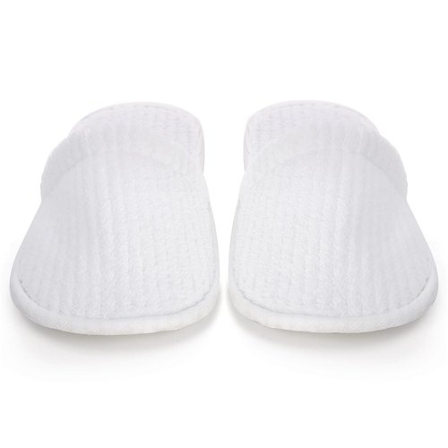 Frcctre 20 Pairs White Disposable Slippers, Closed Toe Soft Coral Fleece SPA Slippers for Women and Men, Comfortable Non-Slip Disposable Slipper for Travel Guests Hotel Home Salon