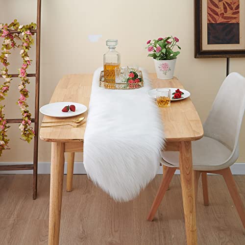 White Faux Fur Snowflake Table Runner - 11.8x70.8 Inch Christmas Decor