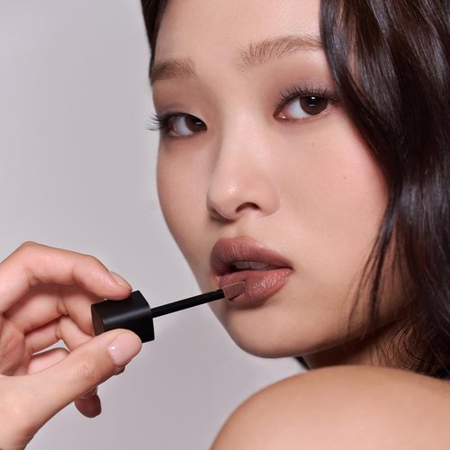 Javin De Seoul Wink Lip Shade Primer - Smudge-Proof, Long-Lasting Base in Pale Beige