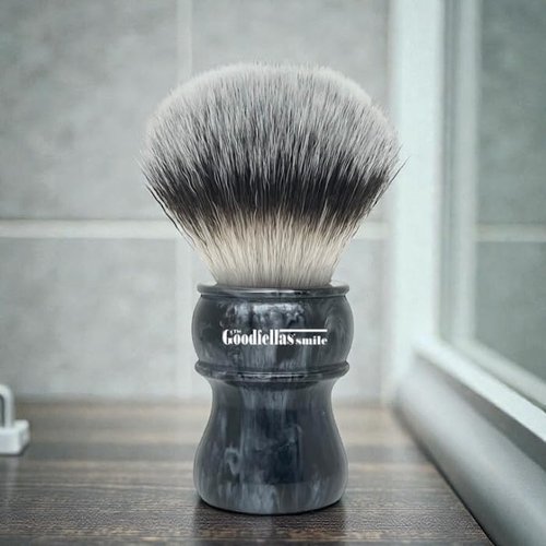 The Goodfellas' Smile Synthetic Shaving Brush (The Deep) - Extra Dense 24mm Brush Knot for a Fabulous Lather