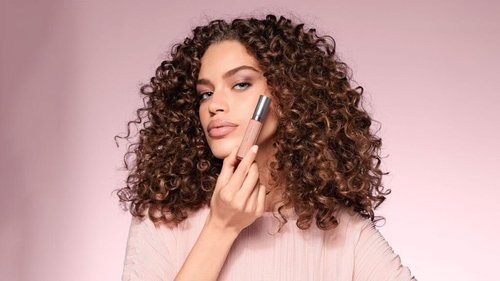 Pupa Milano Lip Gloss - Extreme Shine & Volume Effect, Moisturizing Creamy Texture | Enchanted Moment - 0.17 Oz