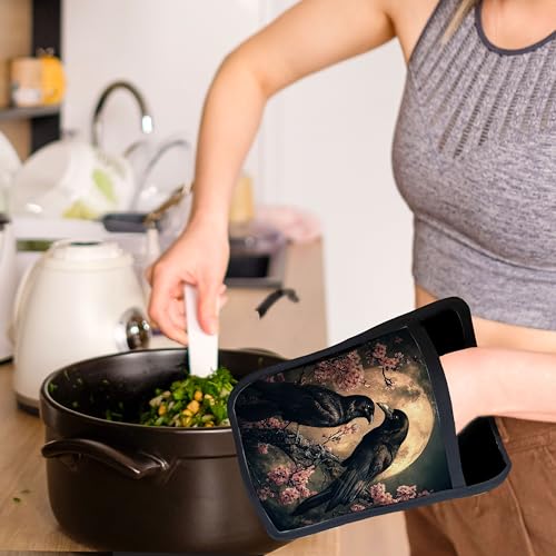 Gothic Raven Pot Holder with Heat-Resistant Pocket - Dark Academia Halloween Kitchen Accessory
