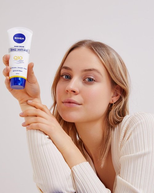 NIVEA Rejuvenating Hand Cream Anti-Age Care Q10 100 ml