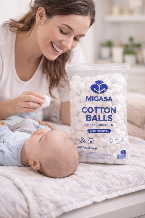MIGASA Cotton Balls 600Count – Bulk Christmas Hypoallergenic Snow Décor Set for Trees, Railings, Crafts & Holiday Displays, 100% Natural Soft Cotton, Pet-Friendly