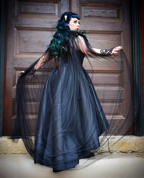 Raven Skull Hair Clip Gothic Headpiece, Goth Witchy Viking Wedding Hair Accessory for Brides, Bridal Barrette