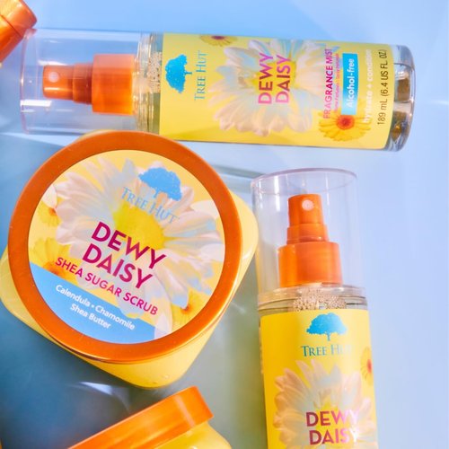 Tree Hut Dewy Daisy Gift Set, Exfoliating Body Scrub & Hydrating Body Spray, Skin Care Bundle, 18 & 6 fl oz