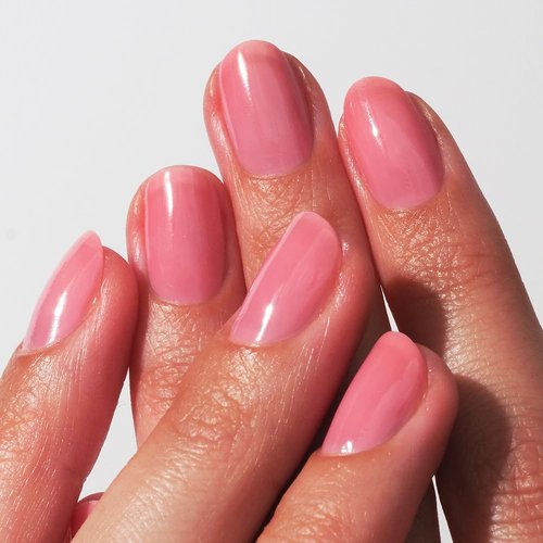 gitti Nail Juice I Natural Nail Care Treatment and Sheer Pink Color, Non-Toxic, 82% Natural Origin, Plant-based, Cruelty-Free, Vegan, Nourishes and Strengthens Nails, 0.5 Fl Oz