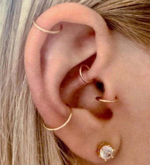 QWALIT Ear Piercing Kit Gold Ear Piercing Needle Kit Self Piercing Earrings Piercing Kit Disposable Earring Piercing Kit with Earring Stud Flat Back Helix Cartilage Ear piercing Kit Threadless Earring