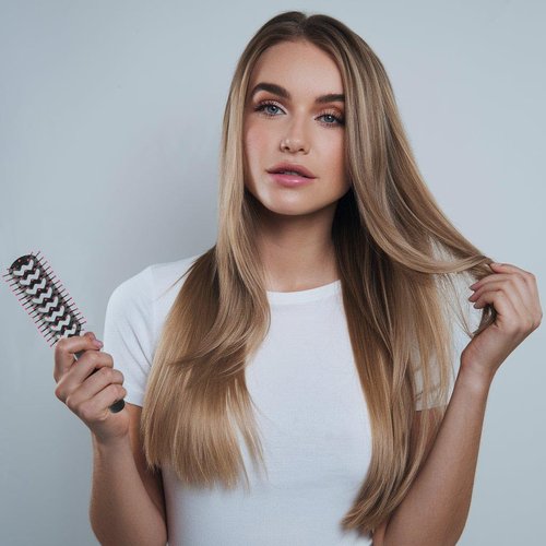 **Cricket Static Free Fast Flo Hair Brush - Detangling & Styling for All Hair Types | Light Pink**