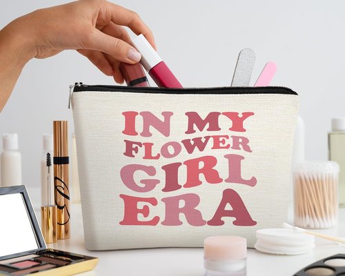 EXUQO In My Flower Girl Era Makeup Bag,Junior Bridesmaid Gifts,Pink Bridal Party Cosmetic Bag,Wedding Souvenir Gift,Zipper Pouch Bag Travel Bag