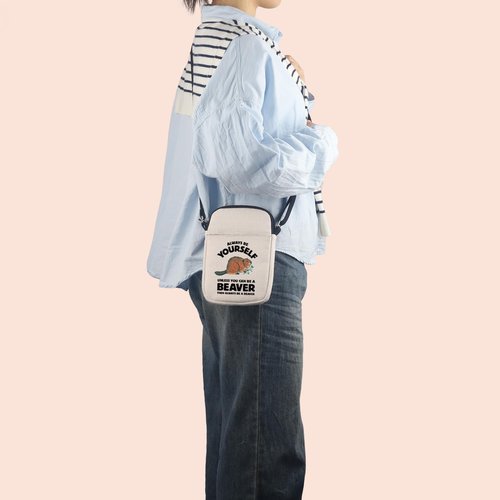 MNIGIU Beaver Lover Gift Beaver Cosmetic Make up Bag Beaver Makeup Zipper Pouch Bag for Women Girls (Beaver Bag)