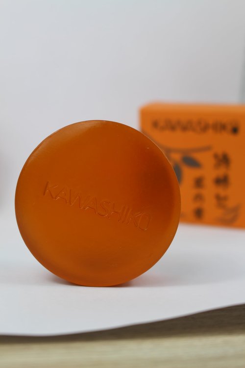 KAWASHIKI 100g Japanese Persimmon Handmade Soap Bar for Body - Persimmon Green Tea Helps Eliminate Body Odor for Men & Women