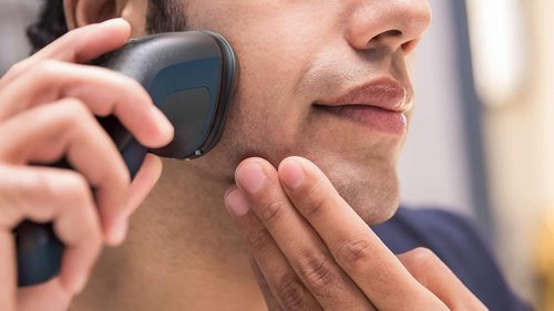 Philips Norelco Shaver Series 1000 - Wet/Dry Electric Shaver with ComfortCut Blades & 40 Min Cordless Use