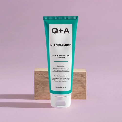 Q+A Niacinamide Gentle Exfoliating Cleanser - 125ml | Refreshing & Brightening Formula
