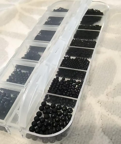 Chunmeng 0.8-3MM Mini Small Finger Nail Beads Metal Caviar Nail Accessories Nail Art Metal 3D Mixed Size DIY Accessories Beads Women's Nail Art（Black）
