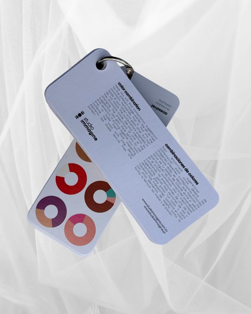 Multilingual Deep Autumn Palette Color Fan by Studio Immagine, Perfect for Smart Shopping and Outfit & Wardrobe Planning; Otono Oscuro/Outono Escuro