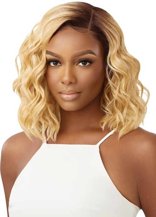 Outre Lace Front Wig - Sleeklay Part -NYLA (DRST2/CHOCOLATE CARAMEL)