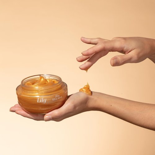 O Boticário Lily Scented Shimmering Body Gel, 8.8 Ounce