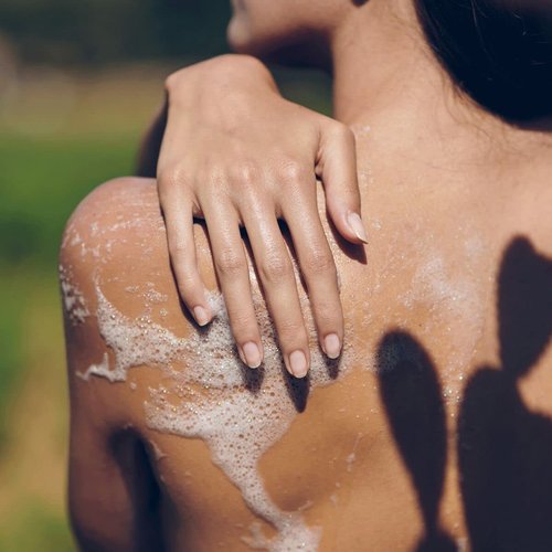 L’OCCITANE Cleansing Bath & Shower Gel - Lavender & Citrus Verbena | Gently Cleanse & Perfume Skin