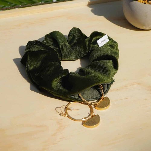 Smunchys Velvet Scrunchie Set of 6 | Hidden Zipper Pocket Storage for Cash, Keys, Chapstick | Women's Hair Accessory