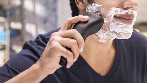 Philips Norelco Shaver Series 1000 - Wet/Dry Electric Shaver with ComfortCut Blades & 40 Min Cordless Use