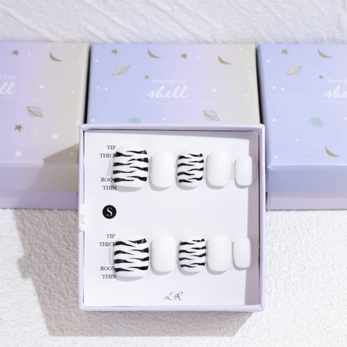 Light Rain Small Size Hand-made Press on Nails, 3D Gel UV Finished False nails with Design by Professional Manicurist