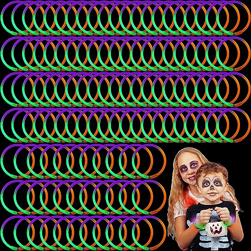 Wettarn 200 Pcs Halloween Glow Stick Bracelets - Green, 8-Inch Party Favors