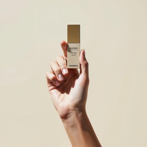 Ahava Glossing Lip Oil 6ml – Hydrating & Nourishing Lip Treatment with Dead Sea Minerals, Jojoba Oil & Date Extract – Protects Against Dryness & Delivers Glossy, Non-Sticky Finish