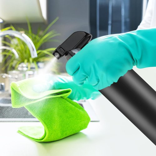 DMuuuDM 500ml/16 Oz Plastic Spray Bottles,Empty Heavy Duty Adjustable Fine Mist and Stream Container for Home Garden Plant,Essential Oils,Hair,Household Cleaning Solutions-Black,6 Pack