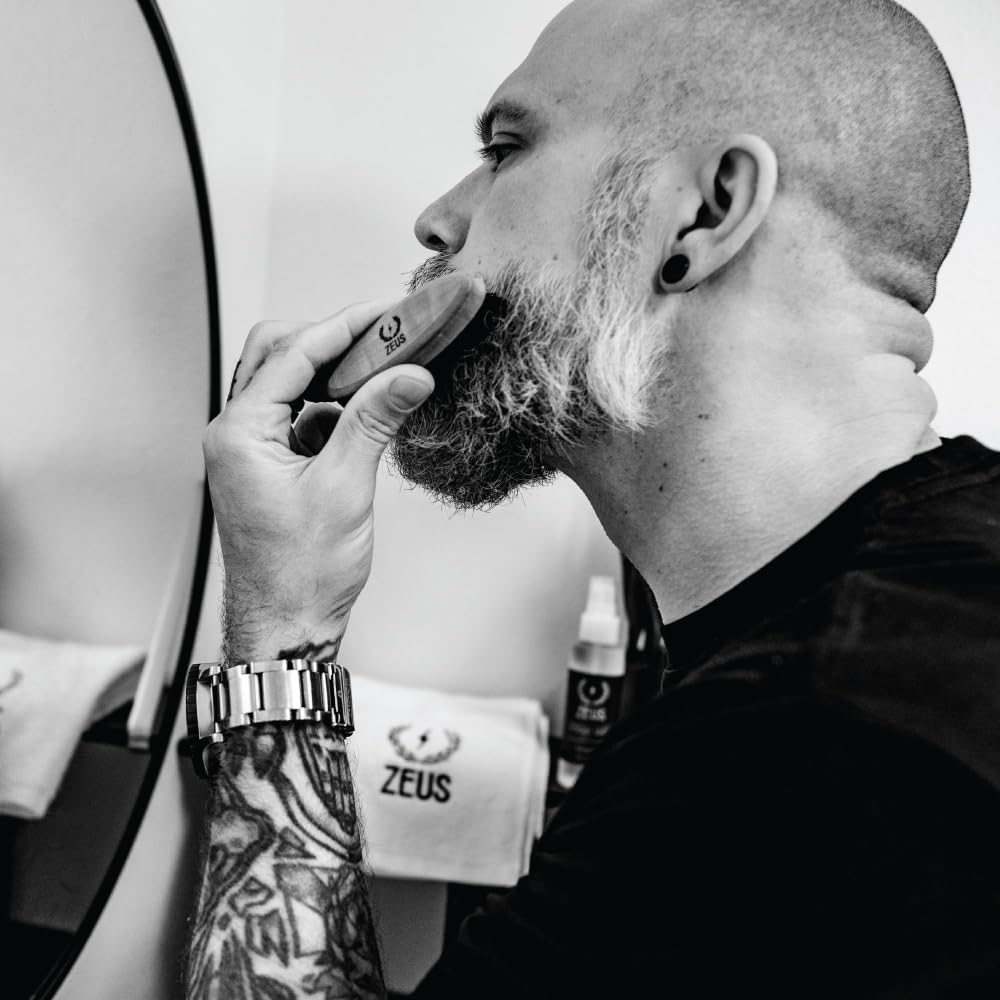 ZEUS Vegan Pocket Beard Brush, Soft Bristle & Animal-Free Grooming Brush for Taming & Styling Beard – Made in Germany (N73)