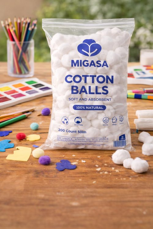 MIGASA Cotton Balls 600Count – Bulk Christmas Hypoallergenic Snow Décor Set for Trees, Railings, Crafts & Holiday Displays, 100% Natural Soft Cotton, Pet-Friendly