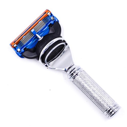 Parker Travel Fusion Safety Razor – Compact 2.75″ Fusion-Style Razor with Luxurious Saddle-Leather Sheath & 1 Gillette Fusion Blade, Pocket-Friendly & Durable Design