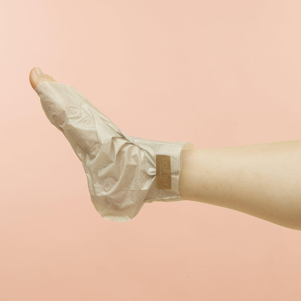 Voesh Collagen Gloves and Socks- Argan Oil, Collagen Infused, 4 Pack, 2 Pack of Gloves, 2 Pack of Socks, At Home Spa, Body Care, Nourishing, K-Beauty Hydrating Korean Skincare
