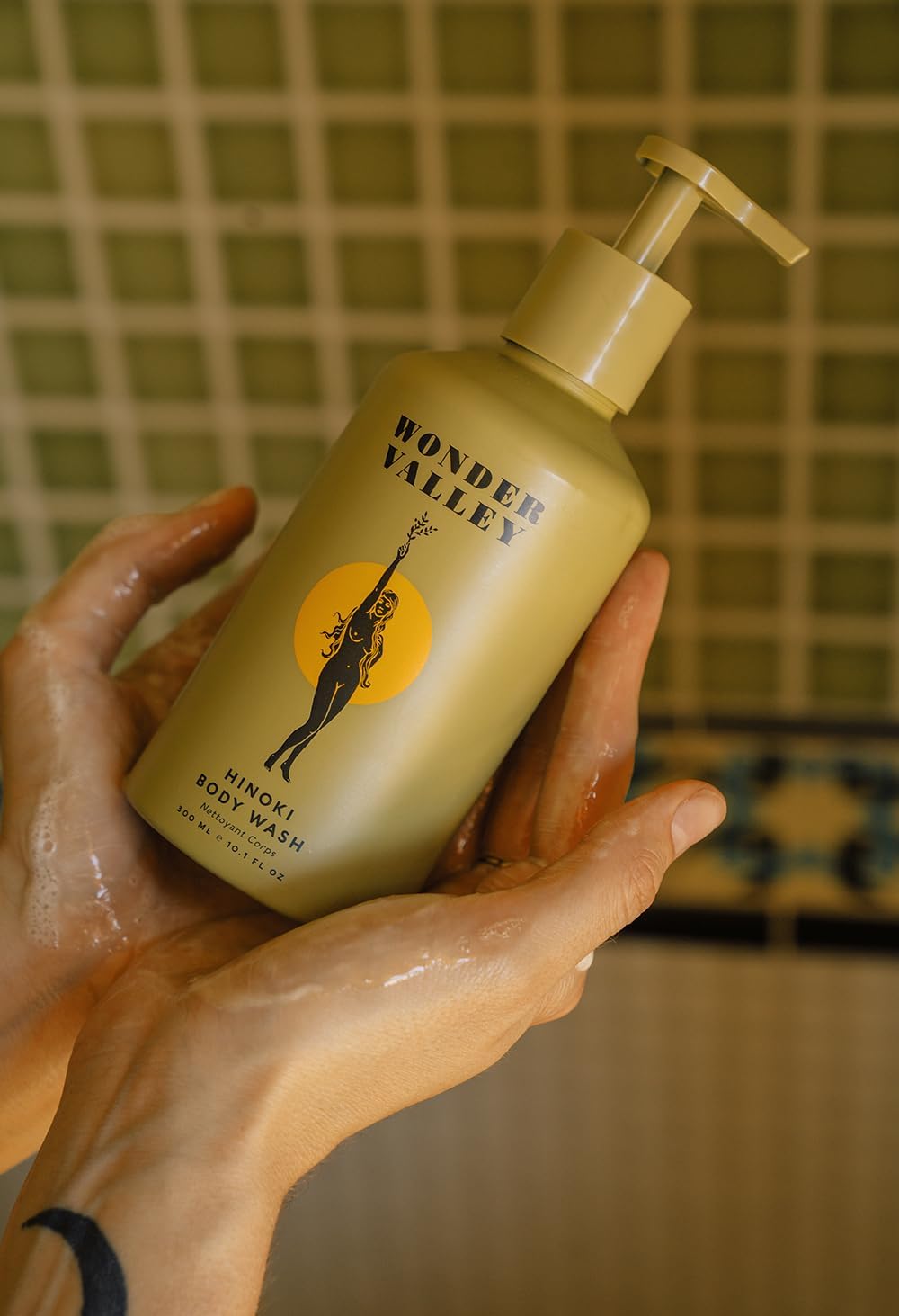 Wonder Valley Hinoki Body Wash - Vegan, Cruelty-Free Formula for All Skin Types | Hydrates & Cleanses (10.1 fl oz | 300 ml)