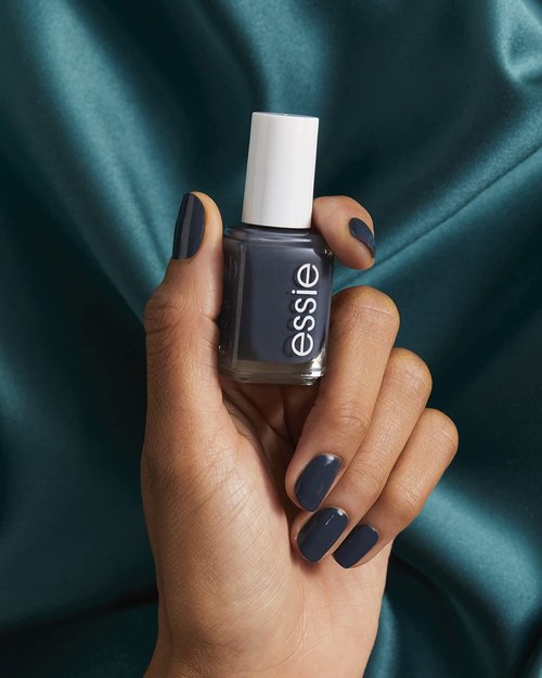 essie Salon-Quality Nail Polish, 8-Free Vegan, Winter 2022, Cool Gray, Carols and Caviar, 0.46 oz.